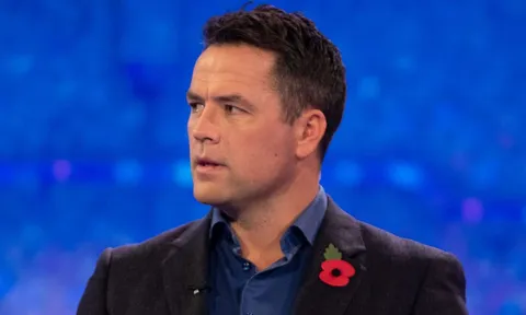 Michael Owen ủng hộ Man City vô địch