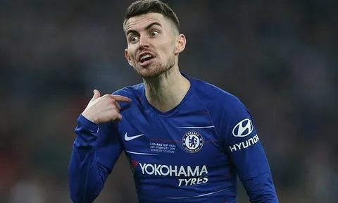 Bị Jorginho 'sàm sỡ', Batshuayi phá vỡ im lặng bằng duy nhất 1 từ