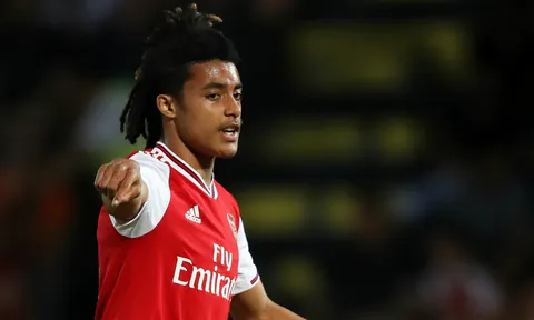 Arsenal chia tay tiền vệ tài năng