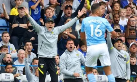 "Mỗi cầu thủ Chelsea sẽ nhận một cái bạt tai"