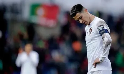 Mỗi khi Ronaldo dứt điểm, Messi lại được "triệu hồi"