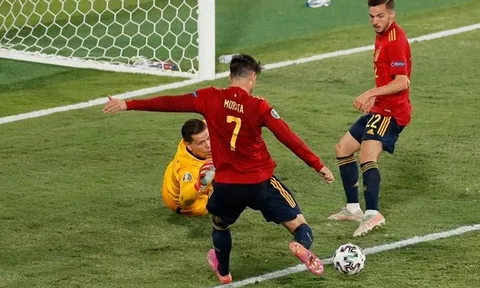 Morata đáp trả chỉ trích từ CĐV