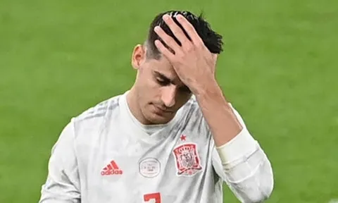 Morata sút hỏng penalty, Enrique nói thẳng 1 lời