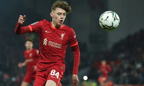 Liverpool chia tay tiền vệ tài năng