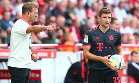 Oliver Kahn cảnh báo "cừu đen" ở Bayern