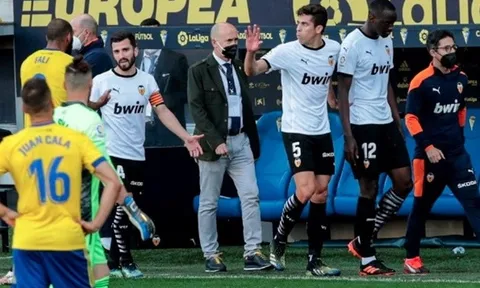SỐC: Sao La Liga gọi đối thủ là 'con khỉ', tập thể Valencia bỏ trận