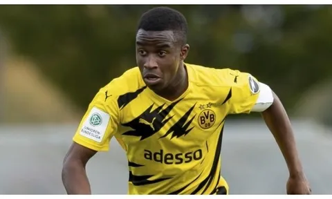 Moukoko sắp ra mắt Dortmund ở tuổi 16: Bundesliga đang có Messi mới