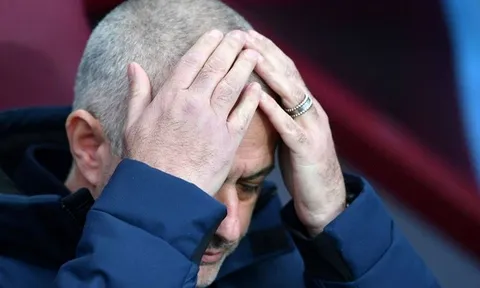 Mourinho bị Spurs 'trảm': Khi không chỉ có các cầu thủ 'khác đi'
