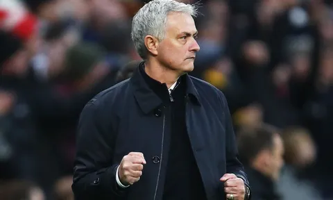 Mourinho: "Cậu ấy là tài năng siêu đẳng, có thể chơi được 3 vị trí"