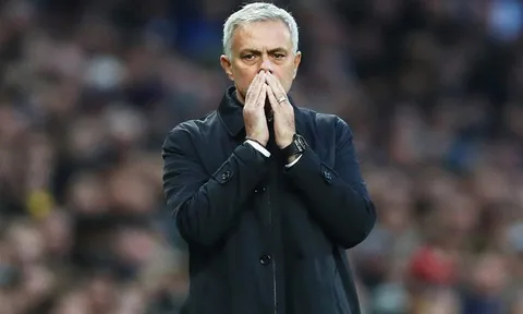 Mourinho đăng đàn, tuyên bố đã 2 mặt 1 lời với 'kẻ đòi đào tẩu'