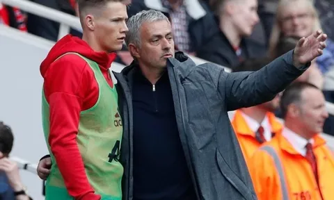 Mourinho gửi thông điệp đầy cảm xúc cho McTominay và Scotland