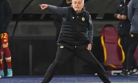 Mourinho tạo cột mốc chưa ai sánh bằng