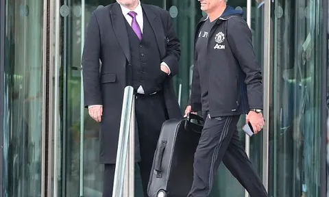 Mourinho tiết lộ cuộc sống "ở khách sạn" trong 895 ngày dẫn dắt M.U