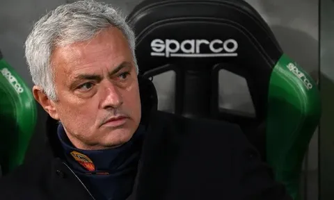 Mourinho: "Tôi giành 25 danh hiệu, ông ấy vô địch Serie B 2 lần"