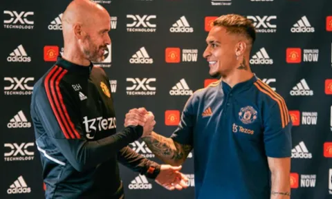 Van der Sar nói mỉa Ten Hag
