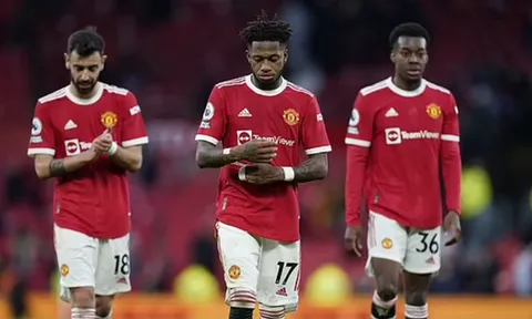 Gary Neville: "Chúng tôi buồn chán"