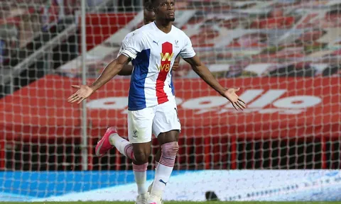 M.U cài thêm điều khoản nào khi bán Wilfried Zaha cách đây 5 năm?