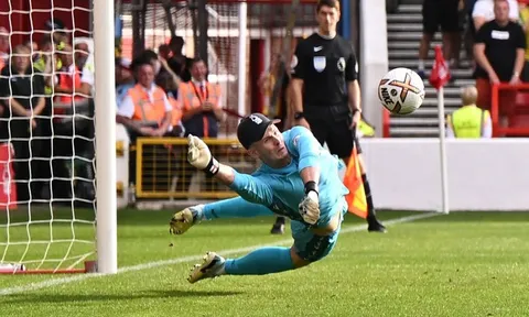 M.U đã có quyết định với tương lai Dean Henderson