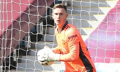 Man Utd giữ sạch lưới, Fletcher đánh giá cao "địch thủ số 1" của De Gea