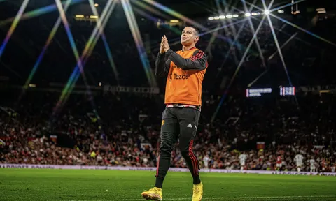 MU mạnh hơn nếu Ronaldo chịu ngồi yên
