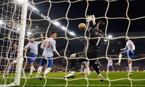 M.U mất điểm đáng tiếc, De Gea thốt lên 2 từ