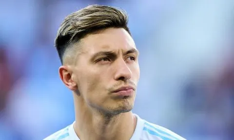 M.U tăng giá hỏi mua Lisandro Martinez