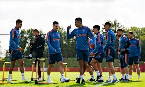 Casemiro hóa thủ lĩnh; Tinh thần dàn sao M.U trên sân tập