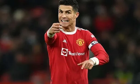 M.U thua Wolves, Ronaldo mất kỷ lục đáng tự hào