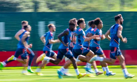M.U trở lại tập luyện: Ten Hag vắt kiệt sức; Thái độ của Ronaldo