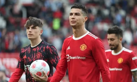 MU vào thế chân tường trong cuộc đua top 4