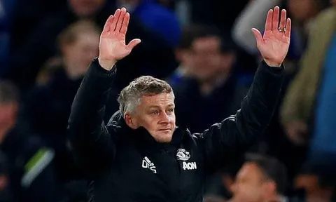 Mua 'báu vật' của Ajax, mọi vấn đề nơi Man Utd sẽ được giải quyết