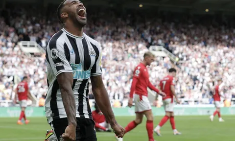 Mùa chuyển nhượng kỳ lạ của Newcastle