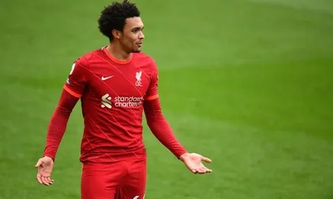 Mùa giải hạ màn, Liverpool bắn tin xấu về Alexander-Arnold