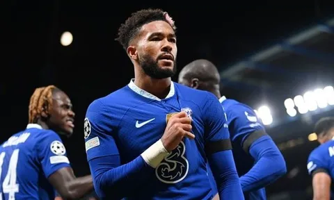 Mục tiêu của Chelsea 'ngả mũ' với Reece James