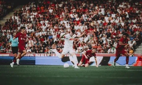 Biến hàng thủ Liverpool thành trò hề, Haaland 2.0 thôi thúc M.U chiêu mộ