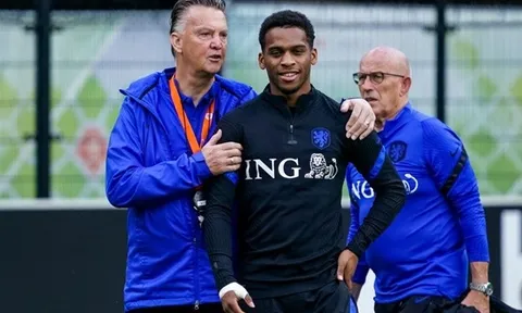 Mục tiêu hụt của Man Utd đính chính cho Van Gaal