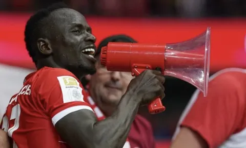 Muller: Mane nhắc tôi không chuyền cho Lewandowski