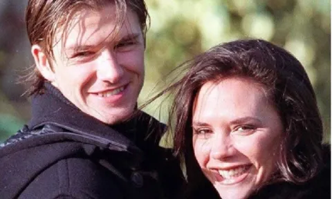 Mừng Lễ tình nhân, Beckham cùng lúc đăng ảnh 2 người phụ nữ