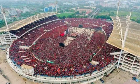 Mỹ Đình "hút khách" khủng khiếp tại vòng loại World Cup 2022