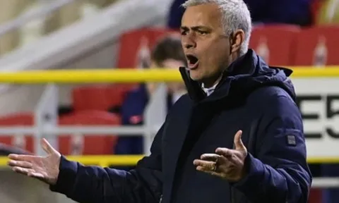 Thua đau, Mourinho nói thẳng 1 câu về tương lai