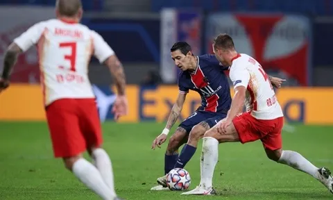 Tố cựu Quỷ đỏ 'vấp cỏ', HLV Leipzig tuyên bố khó tin về VAR