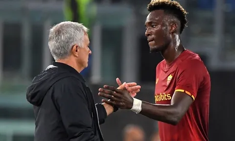 Nâng tầm Abraham, Mourinho làm rõ điều sai lầm về minh
