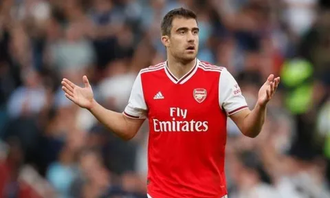 Chủ tịch Napoli: "Đúng, tôi muốn có cầu thủ Arsenal đó"
