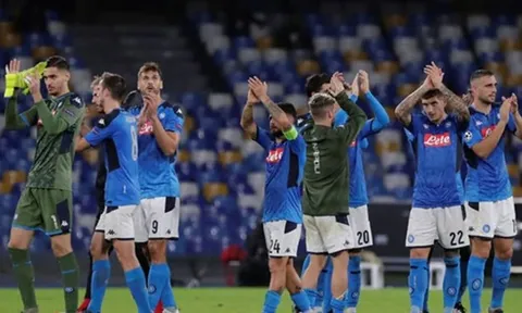 Napoli đại loạn và 9 món hàng hot đang chờ các "ông lớn" gõ cửa
