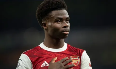 "Nếu có cơ hội, cậu ta nên rời Arsenal và đến Man City thi đấu"