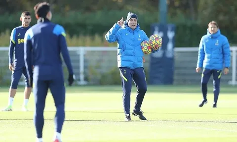 Nếu điều này xảy ra, Conte có thể đến thẳng Man Utd