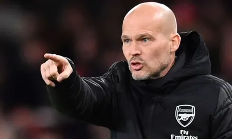Nếu không thay đổi 'gã luộm thuộm' này, Arsenal sẽ còn trượt dài