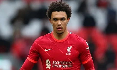Nếu ra sân trận gặp Chelsea, Arnold sẽ đi vào lịch sử Liverpool