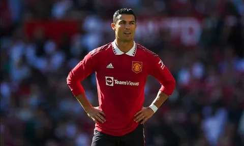 "Nếu Ten Hag thoải mái với điều đó, Ronaldo nên đến đội bóng khác"
