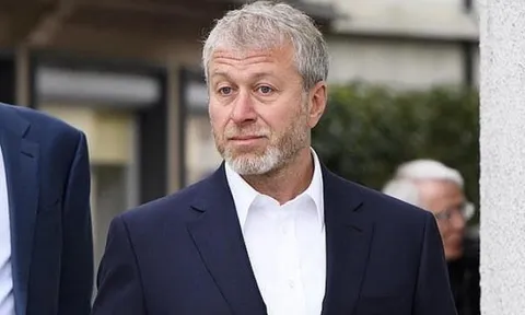 Neville hiểu rõ lý do Roman Abramovich bạo chi